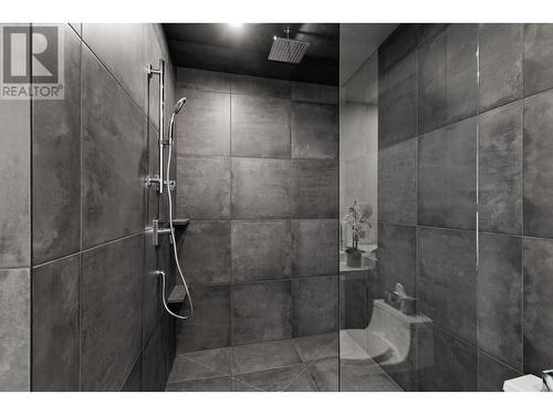 9857 Beacon Hill Drive, Lake Country, BC - Indoor Photo Showing Bathroom