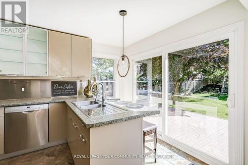 74 Attridge Drive, Aurora, ON - Indoor Photo Showing Kitchen With Double Sink