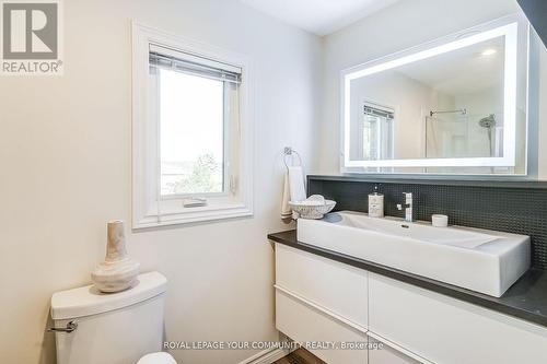 74 Attridge Drive, Aurora, ON - Indoor Photo Showing Bathroom