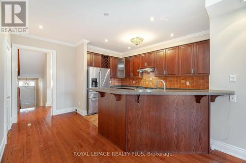 524 Lumberton Crescent, Mississauga, ON - Indoor Photo Showing Kitchen