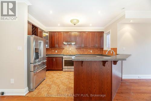 524 Lumberton Crescent, Mississauga, ON - Indoor Photo Showing Kitchen With Stainless Steel Kitchen