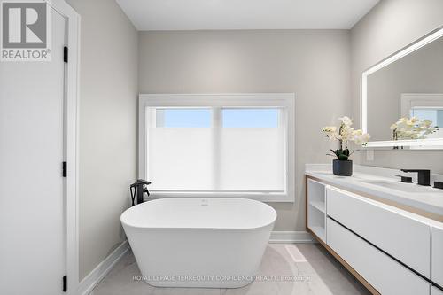 68 Lynnhaven Road, Toronto, ON - Indoor Photo Showing Bathroom