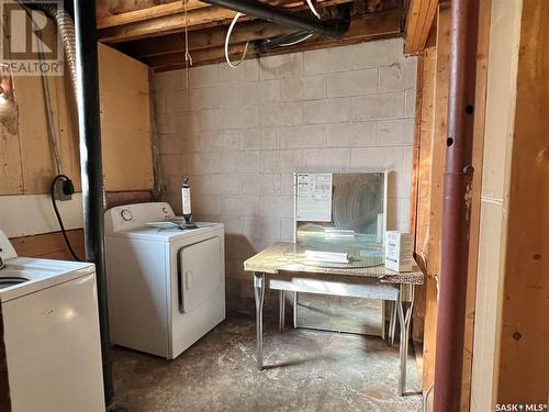 411 Crawford Avenue E, Melfort, SK - Indoor Photo Showing Laundry Room