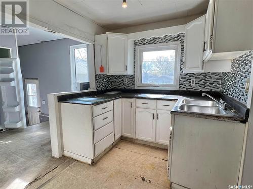 411 Crawford Avenue E, Melfort, SK - Indoor Photo Showing Kitchen With Double Sink