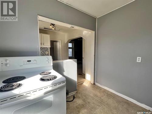 411 Crawford Avenue E, Melfort, SK - Indoor Photo Showing Kitchen