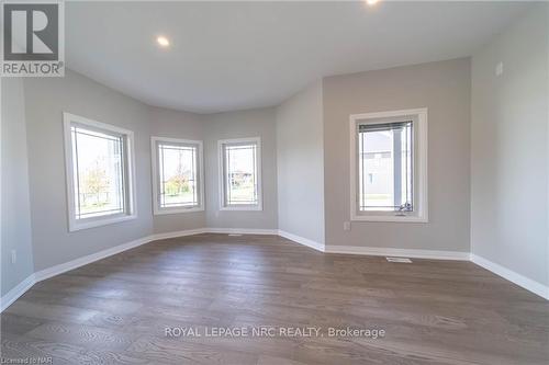 1 Alicia Crescent, Thorold, ON - Indoor Photo Showing Other Room