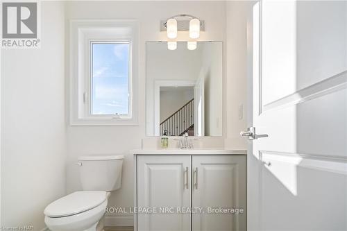 54 Beachwalk Crescent, Fort Erie, ON - Indoor Photo Showing Bathroom