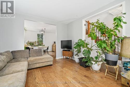 5244 Highway 37, Tweed, ON - Indoor Photo Showing Living Room