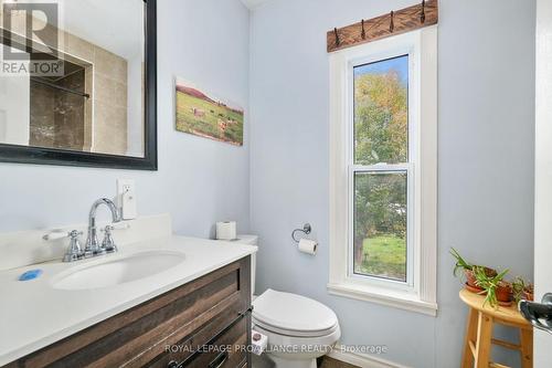 5244 Highway 37, Tweed, ON - Indoor Photo Showing Bathroom