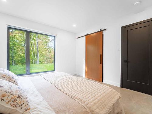 Chambre Ã  coucher principale - 16 Rue Du Sommet, Saint-Hippolyte, QC - Indoor Photo Showing Bedroom