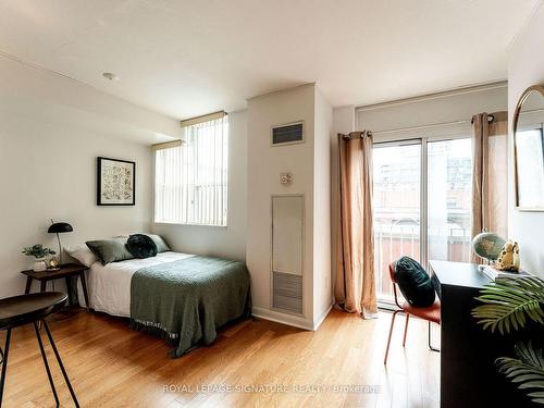 219-323 Richmond St E, Toronto, ON - Indoor Photo Showing Bedroom