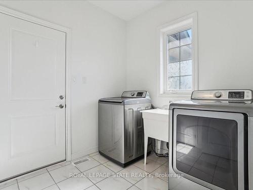 21 White Star Lane, Grimsby, ON - Indoor Photo Showing Laundry Room