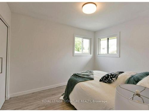 Main-115 Briarwood Cres, Hamilton, ON - Indoor Photo Showing Bedroom