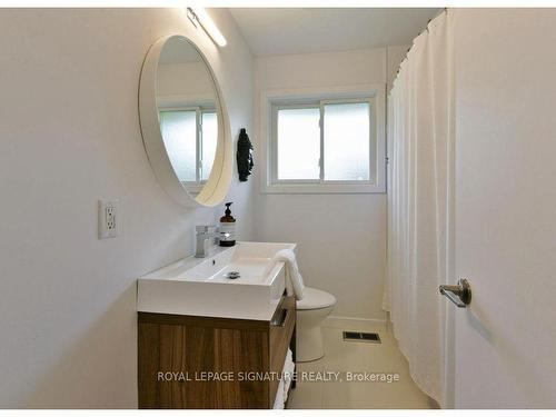 Main-115 Briarwood Cres, Hamilton, ON - Indoor Photo Showing Bathroom