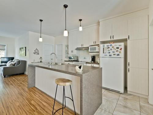 Kitchen - 1617  - 1623 Rue Principale E., Magog, QC - Indoor Photo Showing Kitchen With Double Sink