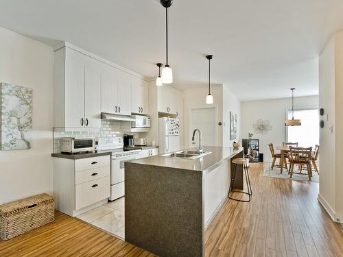 Kitchen - 1617  - 1623 Rue Principale E., Magog, QC - Indoor Photo Showing Kitchen With Double Sink