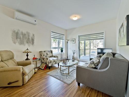 Living room - 1617  - 1623 Rue Principale E., Magog, QC - Indoor Photo Showing Living Room