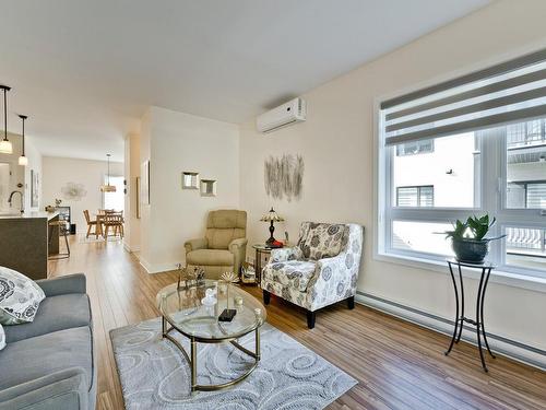 Living room - 1617  - 1623 Rue Principale E., Magog, QC - Indoor Photo Showing Living Room