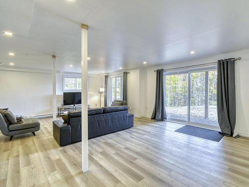 Family room - 252 Ch. Isaac-Grégoire S., La Minerve, QC - Indoor Photo Showing Living Room