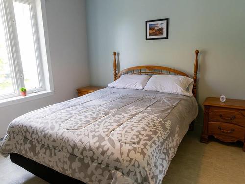 Bedroom - 590 Rue Notre-Dame, Saint-Tite, QC - Indoor Photo Showing Bedroom