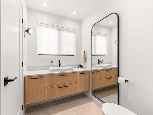 Bathroom - 165 Rue De Rouville, Bromont, QC - Indoor Photo Showing Bathroom