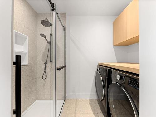 Bathroom - 165 Rue De Rouville, Bromont, QC - Indoor Photo Showing Laundry Room