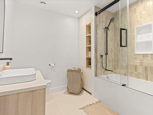 Bathroom - 165 Rue De Rouville, Bromont, QC - Indoor Photo Showing Bathroom