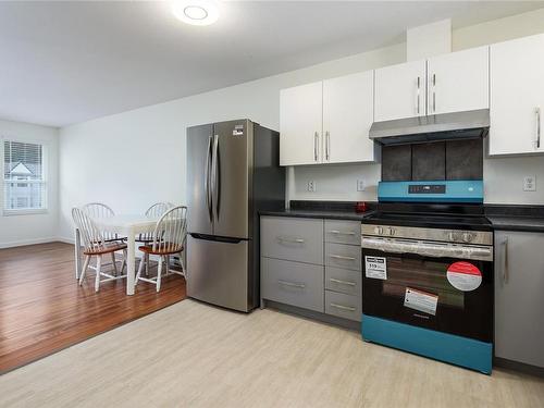 6-1535 Dingwall Rd, Courtenay, BC - Indoor Photo Showing Kitchen