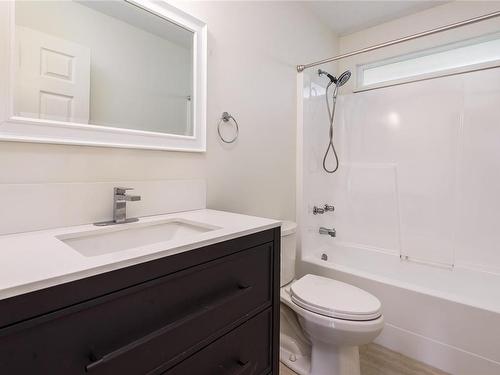 6-1535 Dingwall Rd, Courtenay, BC - Indoor Photo Showing Bathroom