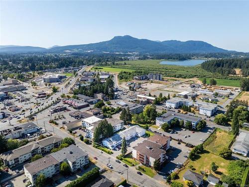 209-2555 Dingwall St, Duncan, BC - Outdoor With View