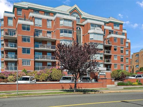 400-636 Montreal St, Victoria, BC - Outdoor With Facade