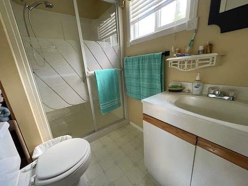 111 Northshore Road, Dryden, ON - Indoor Photo Showing Bathroom