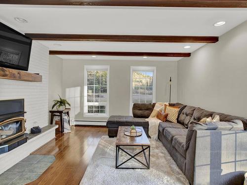 282 Mount Baldy Road, Thunder Bay, ON - Indoor Photo Showing Living Room With Fireplace