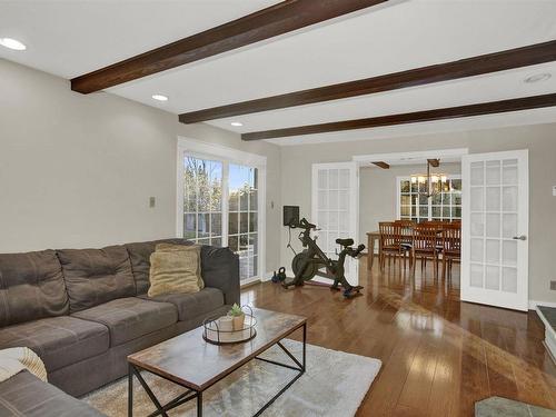 282 Mount Baldy Road, Thunder Bay, ON - Indoor Photo Showing Living Room