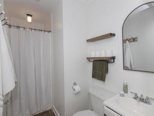 282 Mount Baldy Road, Thunder Bay, ON - Indoor Photo Showing Bathroom