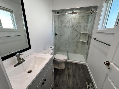 2371 Tranquille Rd, Kamloops, BC - Indoor Photo Showing Bathroom