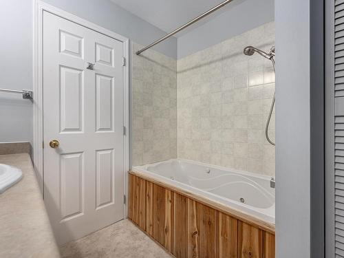 1429 Soues Street, Clinton, BC - Indoor Photo Showing Bathroom