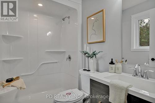 644 Skyline Road, Smith-Ennismore-Lakefield, ON - Indoor Photo Showing Bathroom