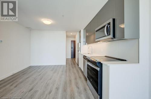 60 Frederick Street Unit# 1805, Kitchener, ON - Indoor Photo Showing Kitchen