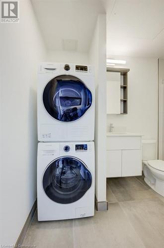 60 Frederick Street Unit# 1805, Kitchener, ON - Indoor Photo Showing Laundry Room