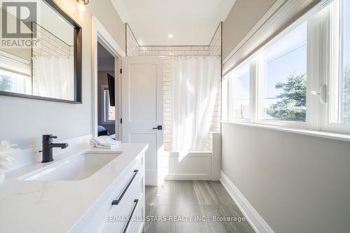 22 Mitchell Avenue, Whitchurch-Stouffville, ON - Indoor Photo Showing Bathroom