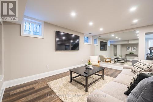 22 Mitchell Avenue, Whitchurch-Stouffville, ON - Indoor Photo Showing Living Room