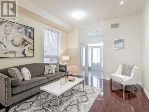 76 Seahorse Avenue, Brampton, ON - Indoor Photo Showing Living Room