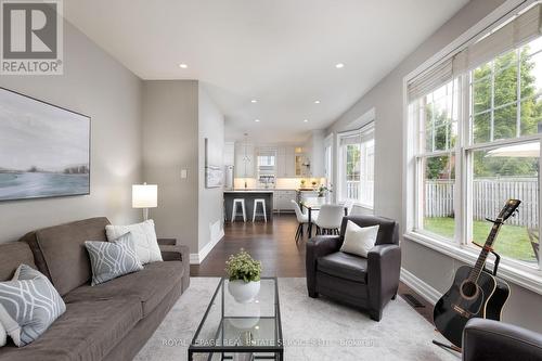 2457 Clayborne Place, Oakville, ON - Indoor Photo Showing Living Room