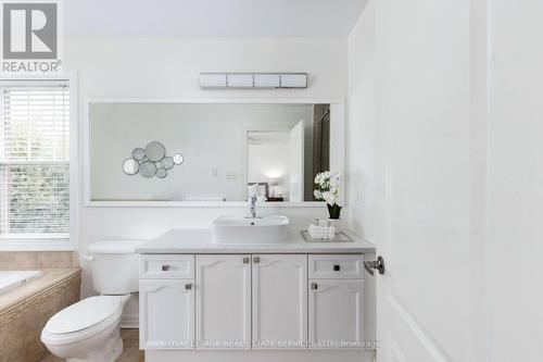 2457 Clayborne Place, Oakville, ON - Indoor Photo Showing Bathroom