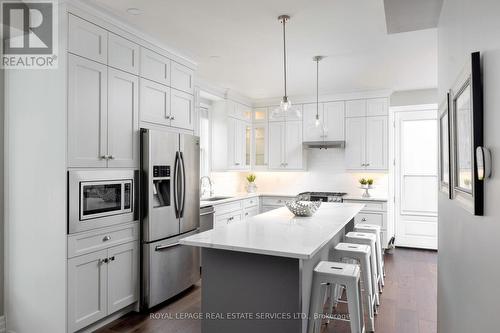 2457 Clayborne Place, Oakville, ON - Indoor Photo Showing Kitchen With Stainless Steel Kitchen With Upgraded Kitchen