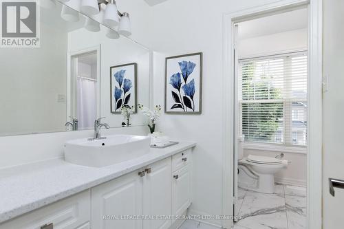 2457 Clayborne Place, Oakville, ON - Indoor Photo Showing Bathroom