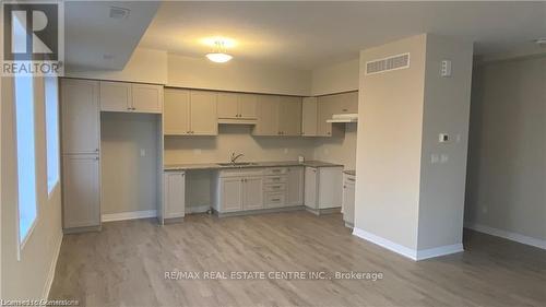 8 Visionary Avenue, Kitchener, ON - Indoor Photo Showing Kitchen