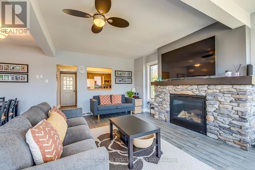 198 Centennial Lane, Trent Hills, ON - Indoor Photo Showing Living Room