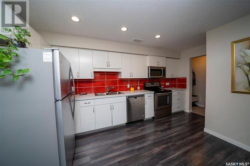 49B 5635 Aerodrome Road, Regina, SK - Indoor Photo Showing Kitchen With Stainless Steel Kitchen